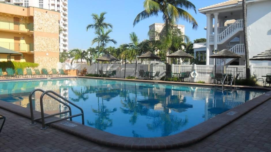 Surf Rider Resort ปอมปาโนบีช ภายนอก รูปภาพ